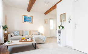 Отель Pimms Apartment  Антиб
